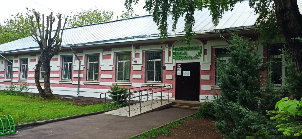 входная группа школы.jpg