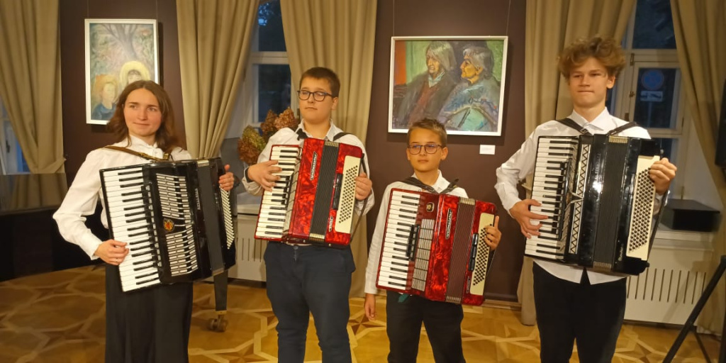 Ансамбль аккордеонистов 1.jpg